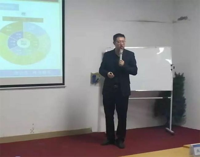 廣東朗歐企業(yè)管理研究院產(chǎn)品工程師、副總經(jīng)理王雁秋老師